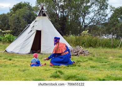 Sami Women With Children