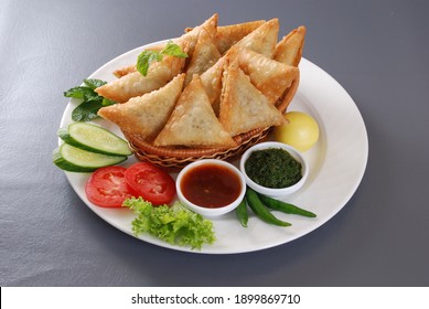 Samosa Desi Pakistani Indian Fast Food