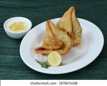 Samosa Fresh Mint Dipping Sauce Indian Stock Photo (Edit Now) 81335476