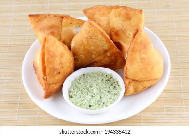 Samosas Fresh Coconut Mint Sauce Stock Photo (Edit Now) 194335412