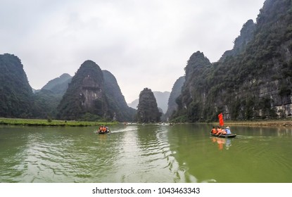 Sampan Boat Trip Trang River Ninh Stock Photo 1043463343 | Shutterstock