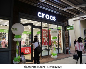 crocs design village
