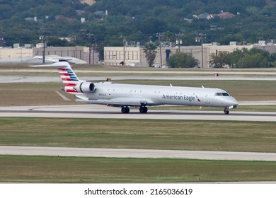San Antonio, Texas - October 2 2014: A Bombardier CRJ-900ER Of Phoenix-based Mesa Airlines Landing At San Antonio International Airport.