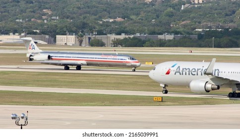 San Antonio, Texas - October 2 2014: American Airlines Aircraft At San Antonio International Airport.