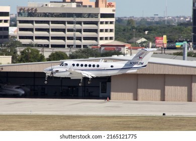 San Antonio, Texas - October 3 2014: A Beech Super King Air 350 Landing At San Antonio International Airport.