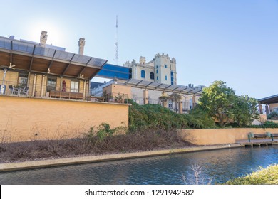 San Antonio, Texas / USA - January 19 2019:  The San Antonio Museum Of Art Houses A Great Collection Of Modern And Ancient Art Pieces, Located Right Next To The San Antonio River.