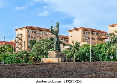 San Cristobal De La Laguna, Spain - November 24, 2021: Monument To Jose De Anchieta By Bruno Giorgi In La Laguna, 1960. Sculpture Of A Famous Missionary On The Background Of The Urban Landscape