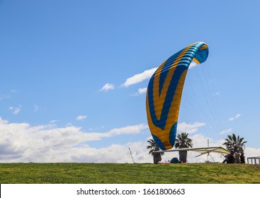 San Diego CA 3-02-2020  Paragliding At Torrey Pines Gliderport