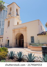 San Diego, CA - June 30, 2022: Vertical View Of The Outdoor Shopping Plaza At Seaport Village Destination.