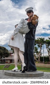 San Diego, California, USA - October 4, 2021: Tuna Harbor Park. Unconditional Surrender Statue AKA The Kiss Showing Giant Sailor And Nurse, Copy Of Iconic WWII Photo.