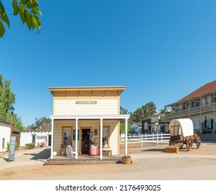 San Diego, USA - November 04, 2016: Antique House And Wild West Cart In Old Town San Diego