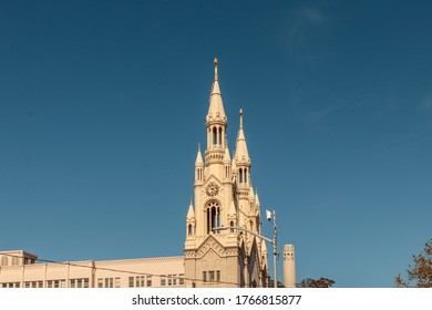 SAN FRANCISCO, CALIFORNIA, UNITED STATES - MAY 2, 2019: View Of The Trans America Pyramid Building