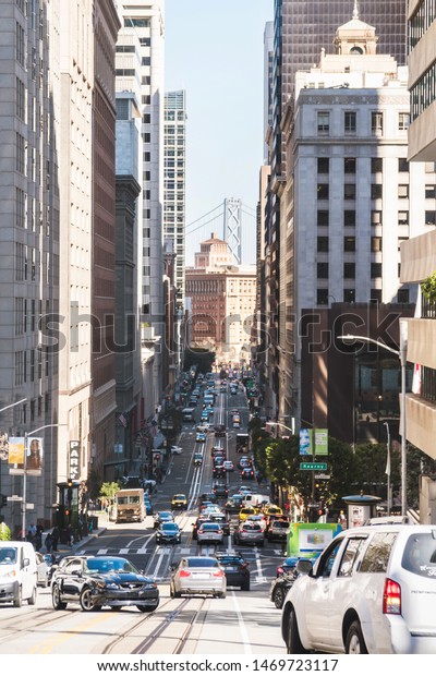 San\
Francisco, California, USA - MARCH 15 2019: View of the San\
Francisco streets close to the Financial\
District