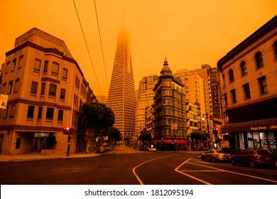 San Francisco, California, USA, September 09, 2020, Wildfire Orange Yellow Sky In The Bay Area San Francisco Downtown Air Pollution Sky Buildings Architectures