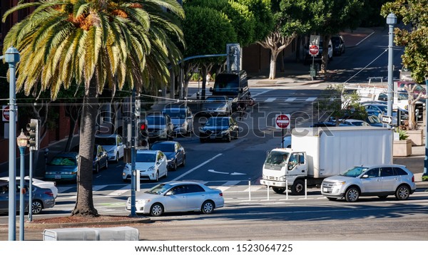 San Francisco, California/USA -\
October 4, 2019 - Busy traffic on the streets of San\
Francisco