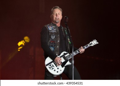 San Francisco, CA/USA - 2/6/2016 : James Hetfield Of Metallica Performs At AT&T Park In San Francisco, CA. 