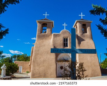 The San Francisco De Asís Mission Church. Rancho De Taos, New Mexico, USA