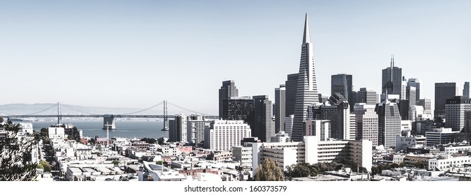 Skyline in der Innenstadt von San Francisco, Brücke