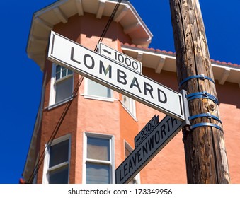 San Francisco Lombard Street Sign With Leavenworth California USA