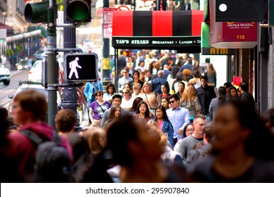 SAN FRANCISCO - MAY 17 2015:Traffic In San Francisco.It Has A Density Of About 18,187 People Per Square Mile (7,022 People Per Km2) Making It 2nd-most Densely Populated City In US After New York City.