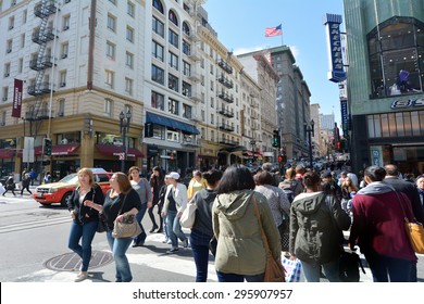 SAN FRANCISCO - MAY 17 2015:Traffic In San Francisco.It Has A Density Of About 18,187 People Per Square Mile (7,022 People Per Km2) Making It 2nd-most Densely Populated City In US After New York City.