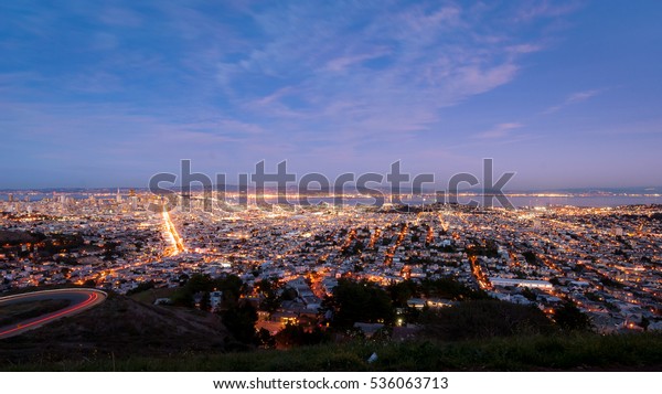 San Francisco as seen\
from Twin Peaks
