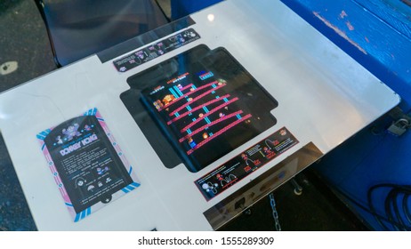 San Francisco, USA - August 2019: Vintage Donkey Kong Game In Musee Mecanique - Mechanical Museum In San Francisco