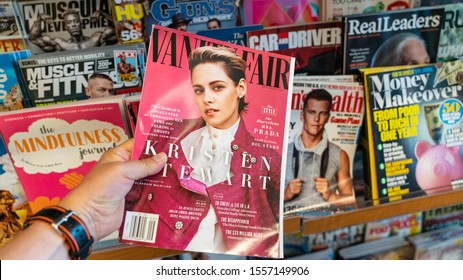 San Francisco, USA - August 2019: Hand Holding A Copy Of Vanity Fair Magazine With Kristen Stewart On Cover