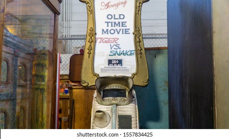 San Francisco, USA - August 2019: Vintage Mutoscope Video Machine Tiger Vs Snake In Musee Mecanique - Mechanical Museum In San Francisco