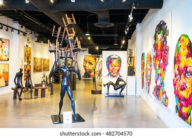 San Francisco, USA - September 21, 2015:  A Modern Art Exhibition In Fisherman Warf Area