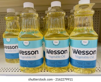 San Jose, CA - May 30, 2022: Bottles Of Wesson Vegetable Oil On A Shelf.