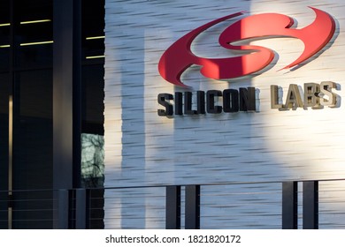 San Jose, CA, USA - Feb 26, 2020: The Silicon Labs Sign Is Seen At The Entrance To The San Jose Office Of Silicon Laboratories, Inc., An American Fabless Semiconductor Manufacturing Company.