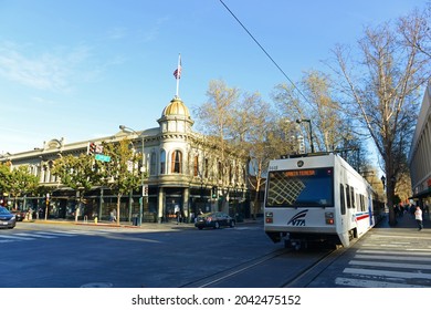 SAN JOSE, CA, USA - MAR. 10, 2014: Santa Clara Valley Transportation Authority VTA Light Rail On S 2nd Street At W Santa Clara Street In Downtown San Jose, California CA, USA.