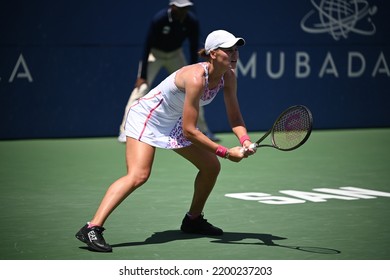 SAN JOSE, CAU.S.A. – AUGUST 5, 2022:  Veronika Kudermetova (RUS) Competes In The Quarterfinals At The Mubadala Silicon Valley Classic.