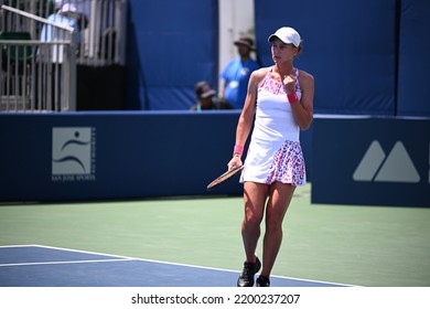 SAN JOSE, CAU.S.A. – AUGUST 5, 2022:  Veronika Kudermetova (RUS) Competes In The Quarterfinals At The Mubadala Silicon Valley Classic.