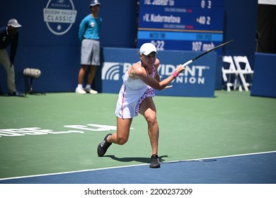 SAN JOSE, CAU.S.A. – AUGUST 5, 2022:  Veronika Kudermetova (RUS) Competes In The Quarterfinals At The Mubadala Silicon Valley Classic.