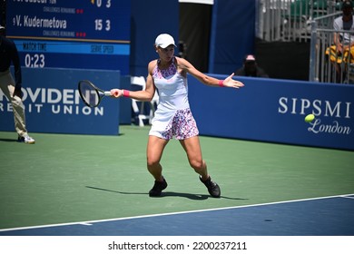 SAN JOSE, CAU.S.A. – AUGUST 5, 2022:  Veronika Kudermetova (RUS) Competes In The Quarterfinals At The Mubadala Silicon Valley Classic.