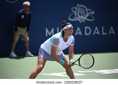 SAN JOSE, CAU.S.A. – AUGUST 5, 2022:  Ons Jabeur (TUN) Competes In The Quarterfinals At The Mubadala Silicon Valley Classic.