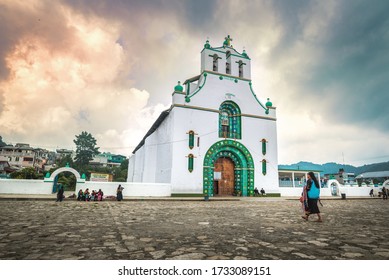 San Juan Chamula, Chiapas / Mexico - 05/16/2018: The San Juan Bautista Church In San Juan Chamula Is One Of The Best Examples Of Religious Syncretism In Mexico