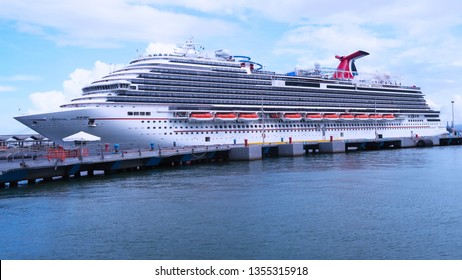  San Juan, Puerto Rico/Mexico - October 2018:   At Port on Carnival Cruise line Ship - The Horizon