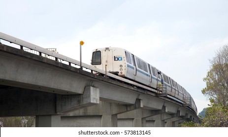 San Leandro, CA - February 01, 2017: Southbound BART Train Approaching Bay Fair Station. Bay Area Rapid Transit Is A Public Transportation Elevated And Subway System Serving The San Francisco Bay Area