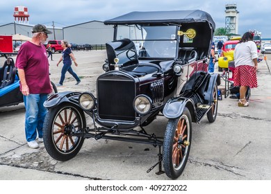 SAN MARCOS, TEXAS â?? APRIL 16 2016: Ford Model T At A Plane And Car Show