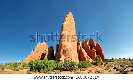 Sand Dune Arch, stone columns of red sandstone formed by erosion, Arches-Nationalpark, near Moab, Utah, United States