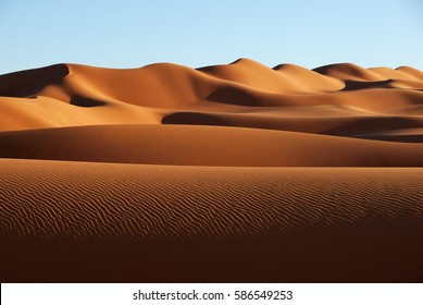 Sand dunes in Sahara desert, Libya - Shutterstock ID 586549253