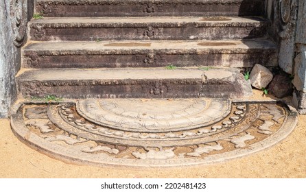 Sandakada Pahana, Also Known As Moonstone, Is A Unique Feature Of The Architecture Of Ancient Sri Lanka. It Is An Elaborately Carved Semi-circular Stone Slab, Placed At The Bottom Of The Staircase.