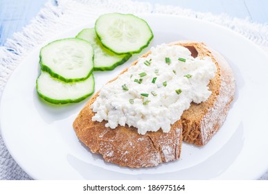 sandwich with cream cheese