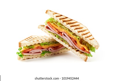 Сэндвич с ветчиной, сыром, помидорами, салатом и поджаренным хлебом. Выше вид изолирован на белом фоне.