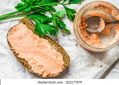 Sandwich Smoked Fish Roe Cream Paste