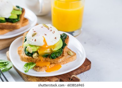 Sandwich With Spinach, Avocado And Egg