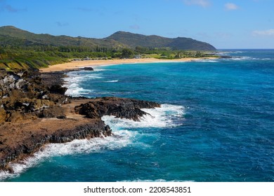 Sandy beach on the eastern coast of O'ahu island in Hawaii along the Kalaniana'ole Highway - Powered by Shutterstock